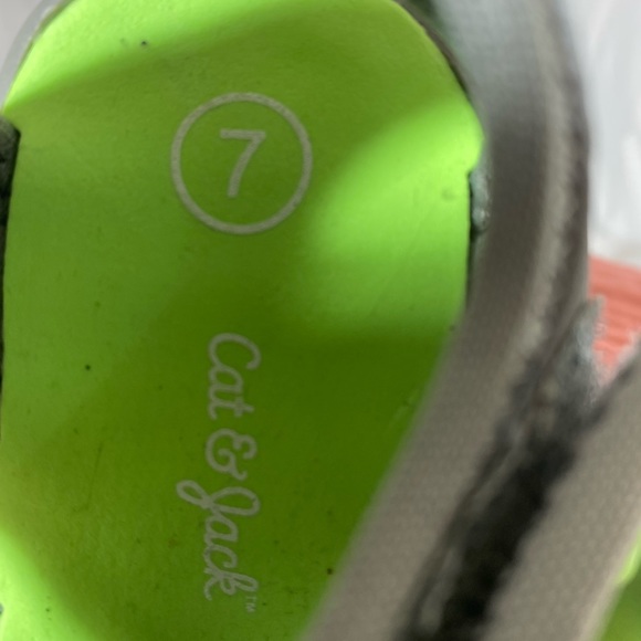 Toddler Cat & Jack sandal/water shoe, size 7 - Picture 6 of 7